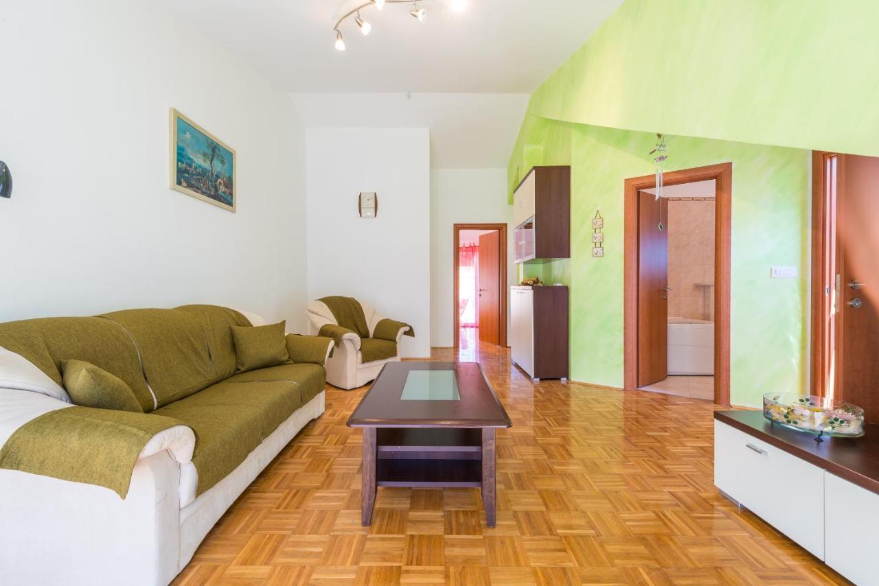 Angela Apartment *