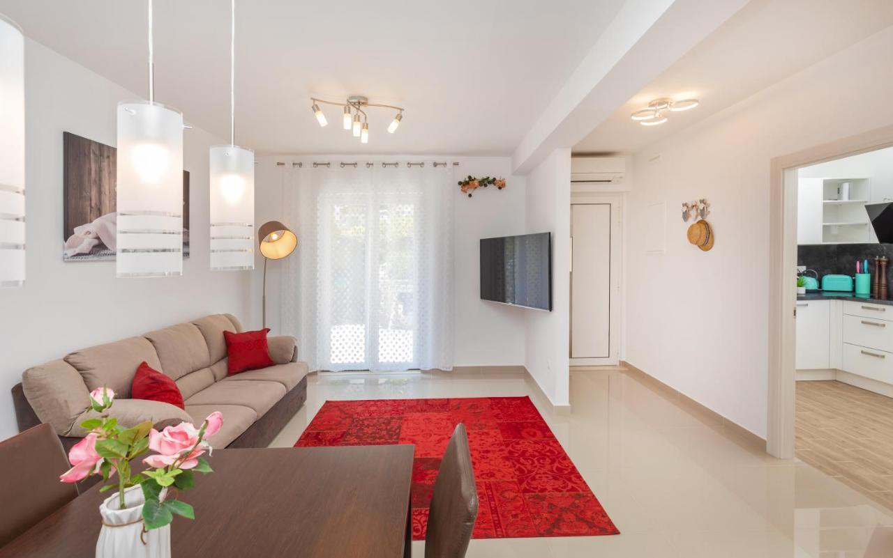Angela Apartment