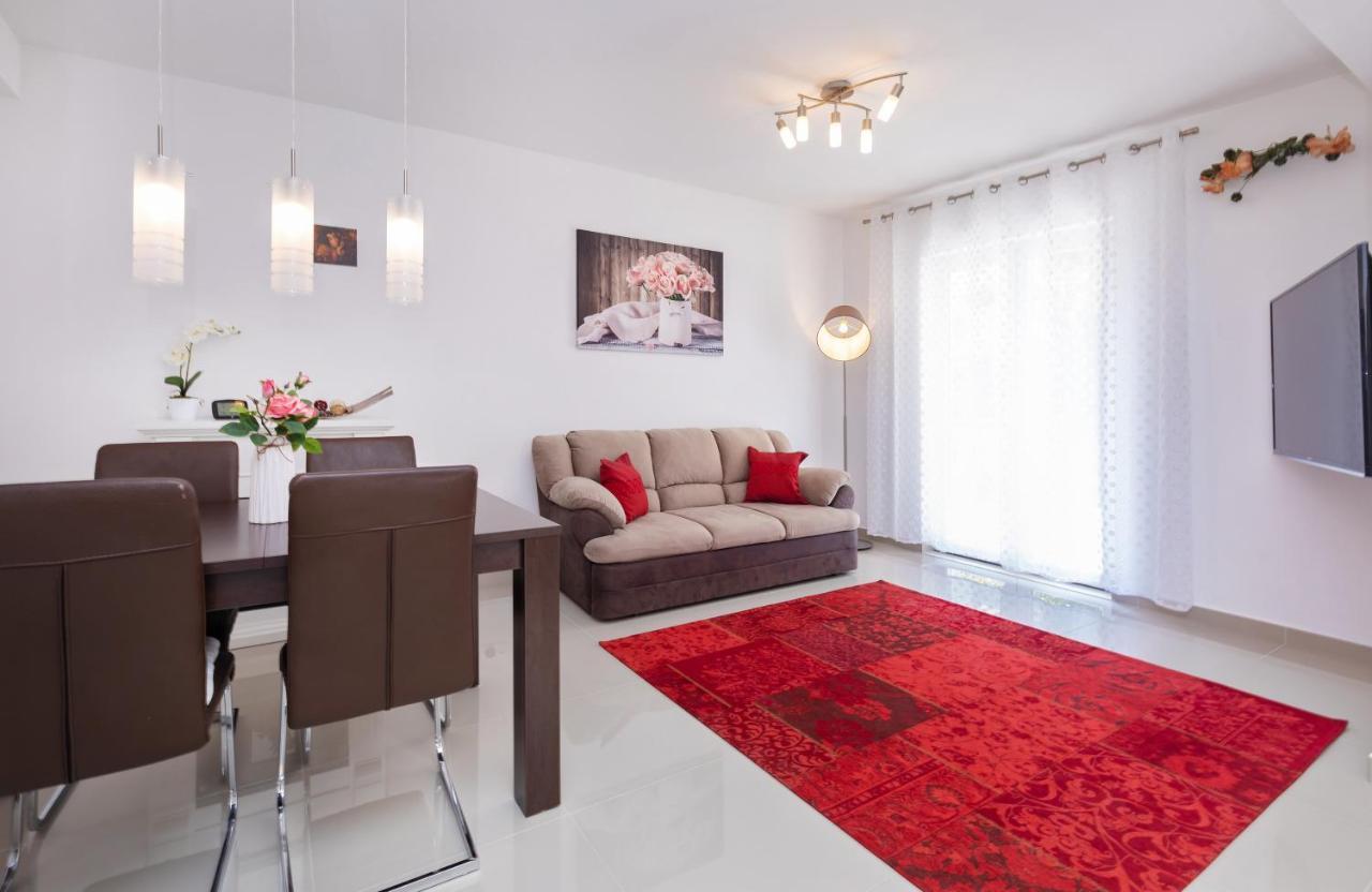 Angela Apartment *